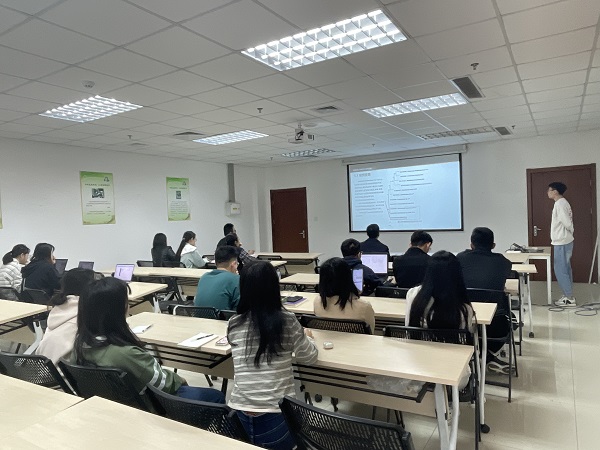 环境学部生态所开展2021级硕士研究生中期考核