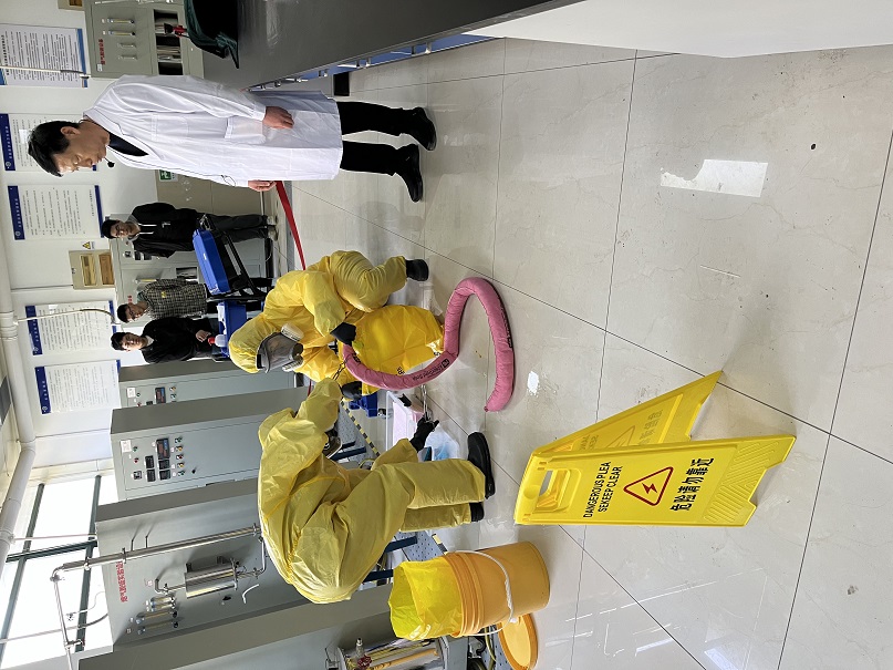 环境学部实验教学中心开展实验室危化品泄漏处置应急演练