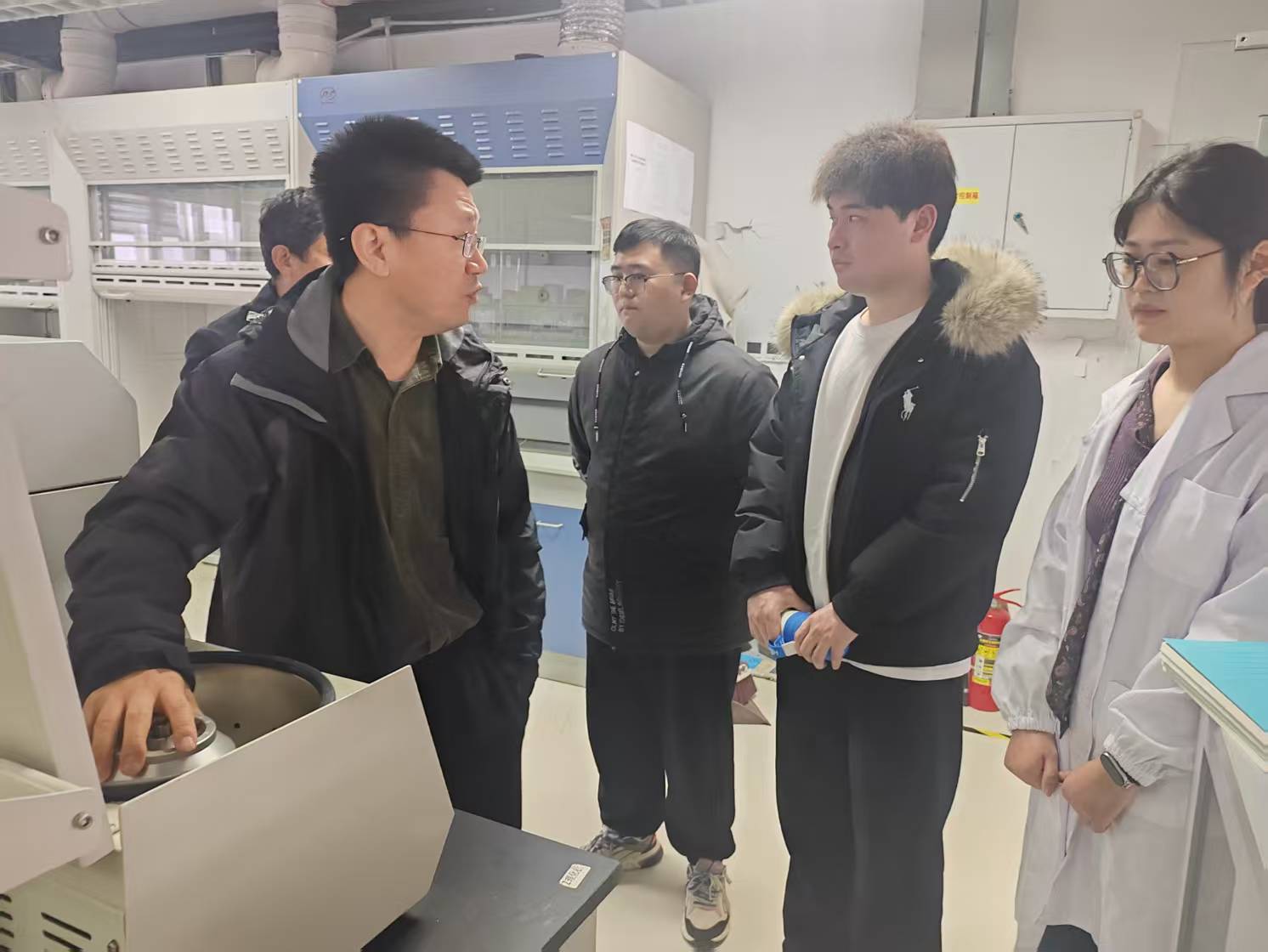 环境微生物团队新一届研究生入学安全培训圆满举行